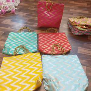 Zig zag print bags !!!