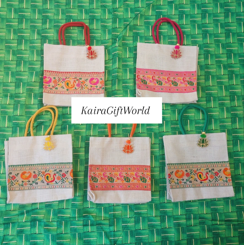 Paithani Border Jute Thamboolam Bags!!!