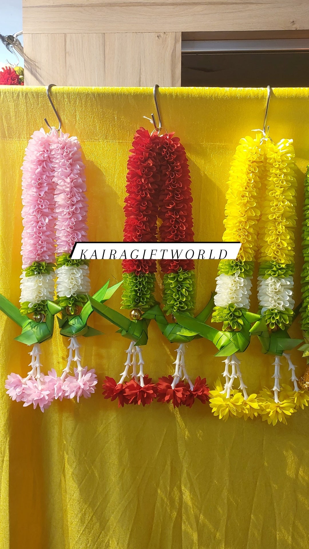 Parrot Hangings!!!