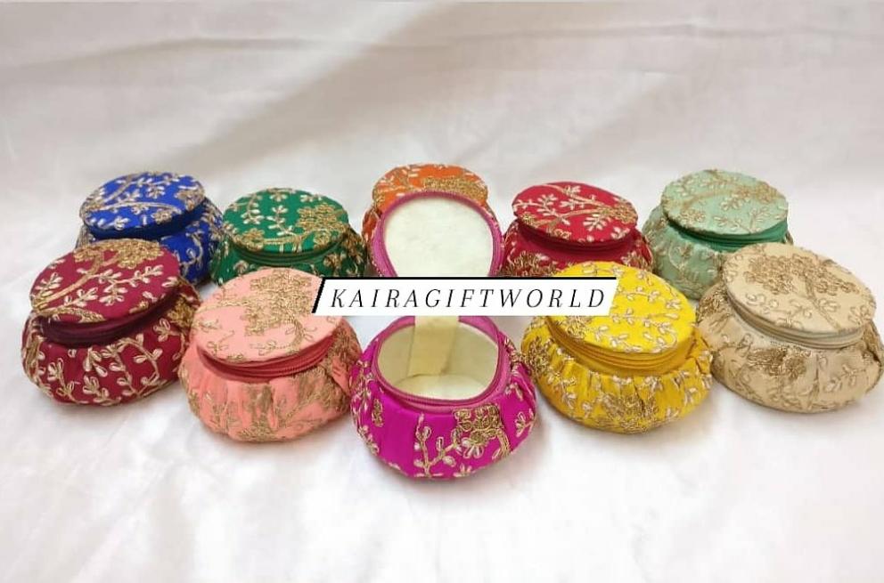 Round Embroidery Bangle Boxes