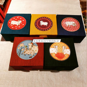 Pichwai cow printed Ear Rings Holder